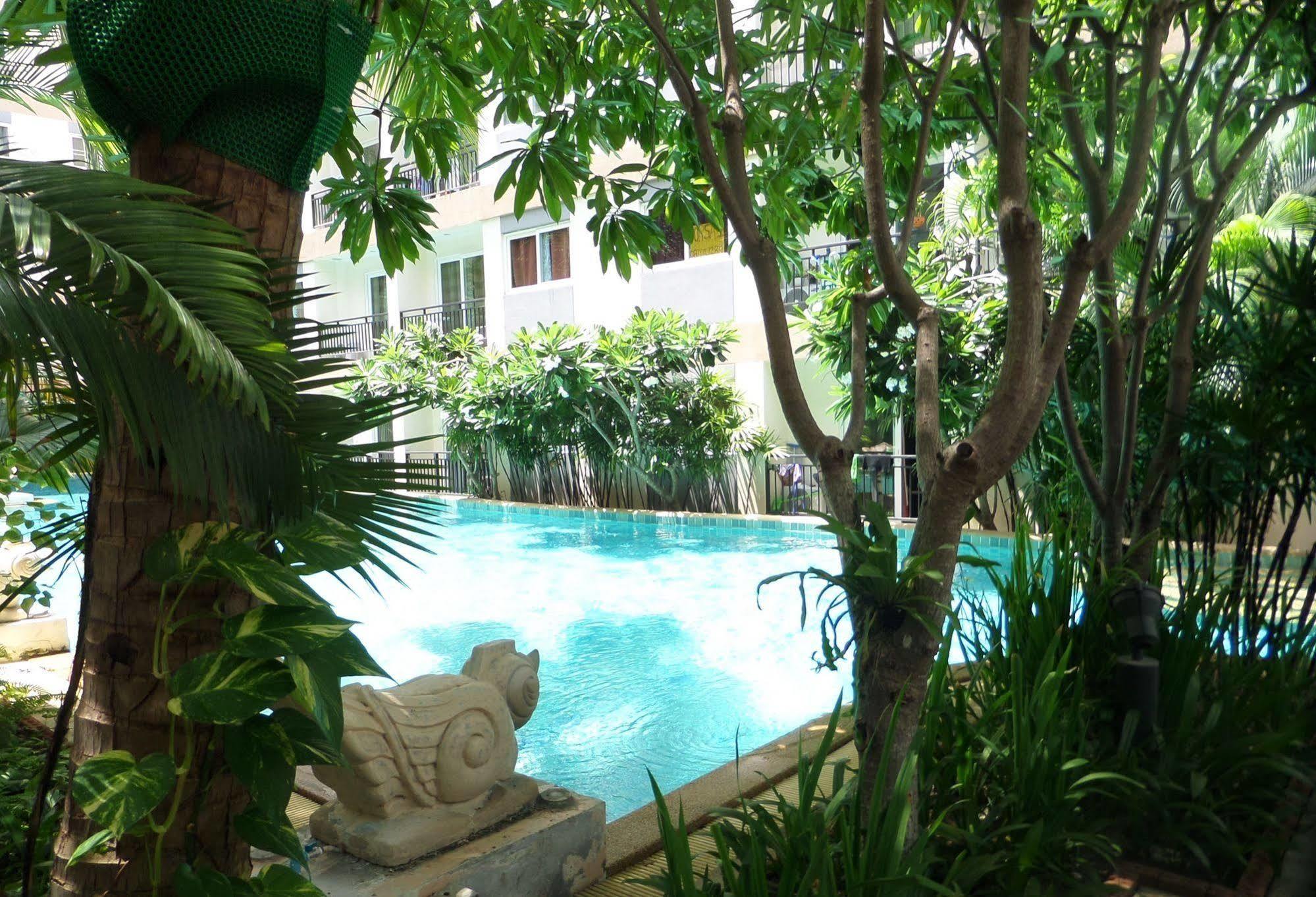 Park Lane Resort By West Joint Venture Jomtien Beach Exterior photo