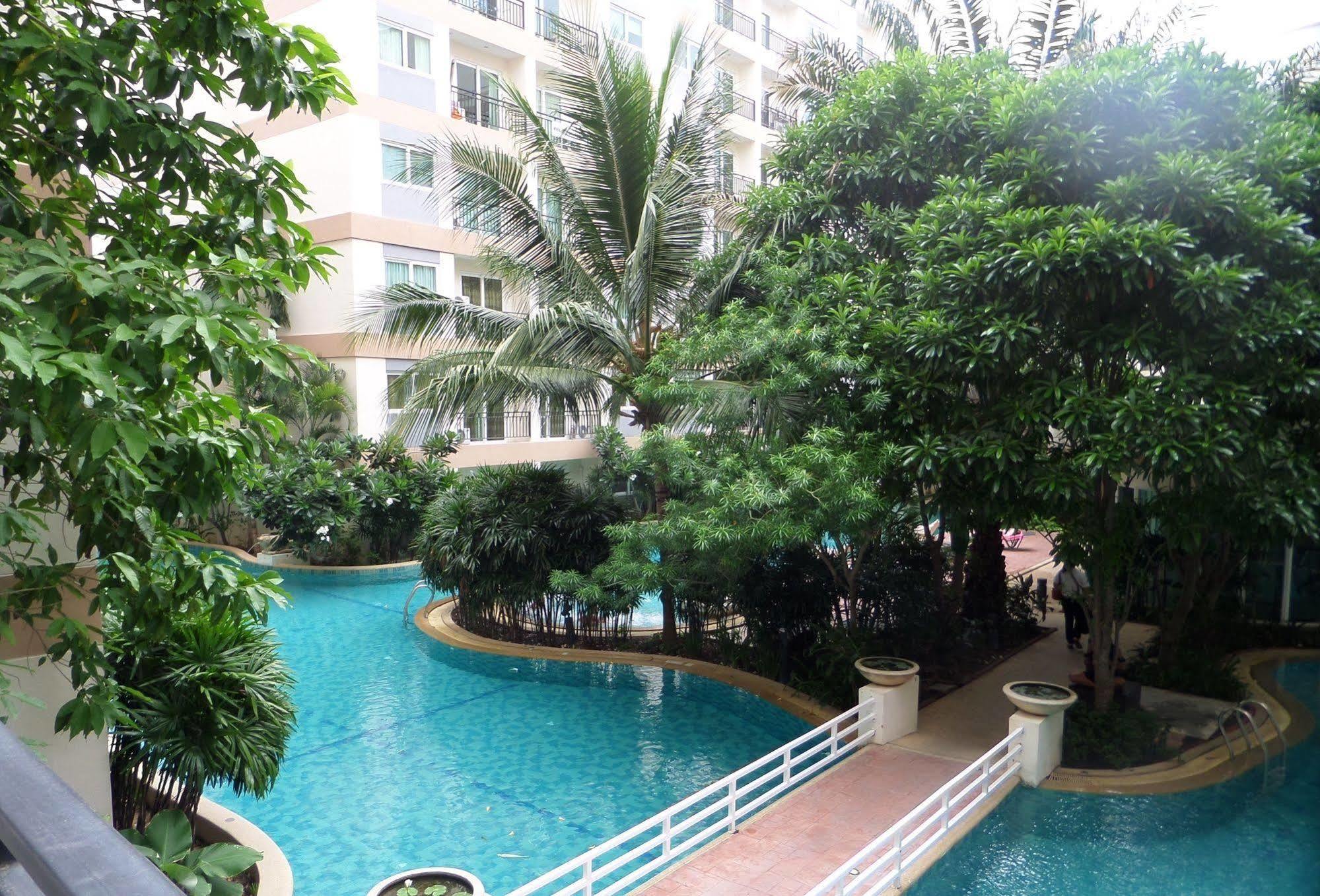 Park Lane Resort By West Joint Venture Jomtien Beach Exterior photo